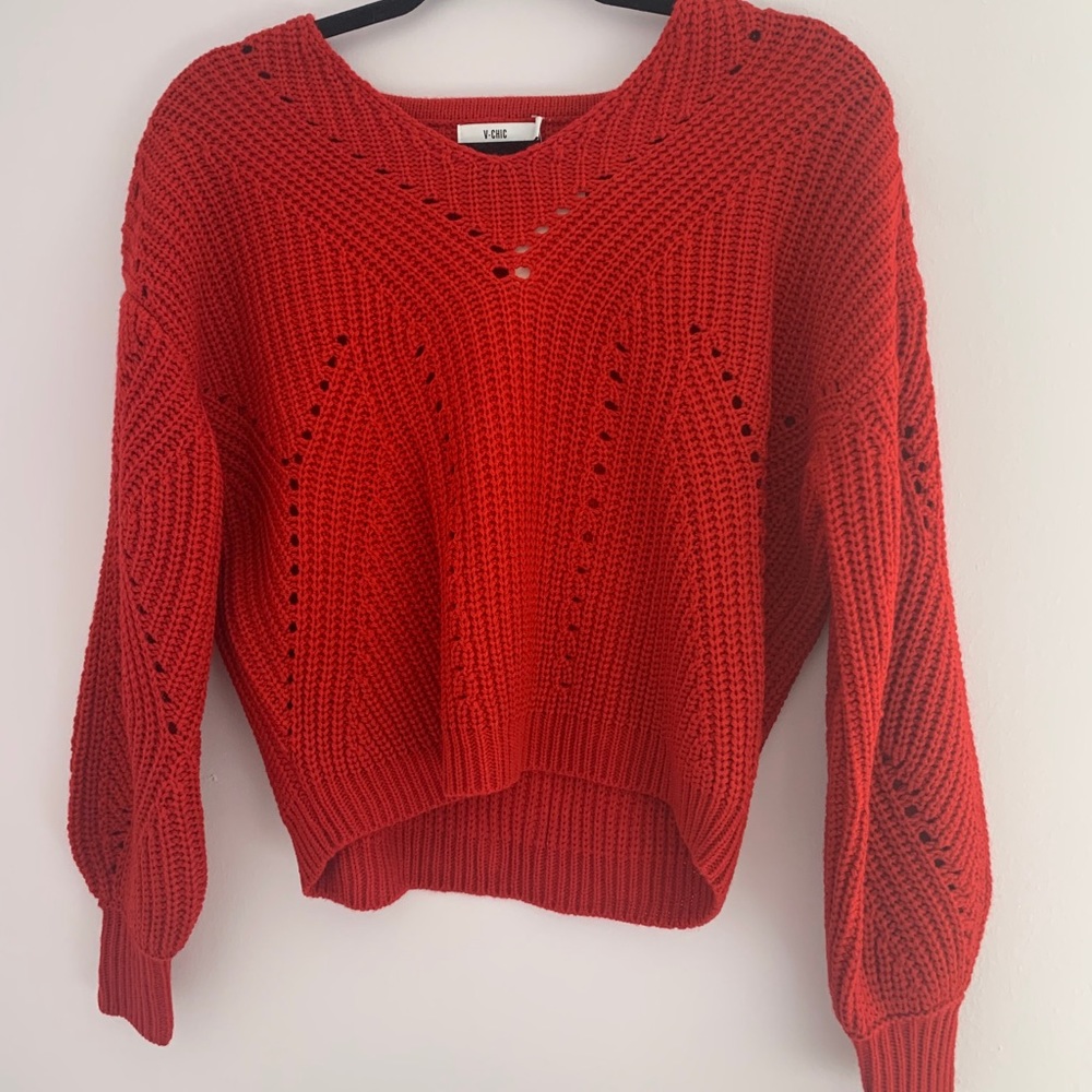 V-Chic cropped sweater